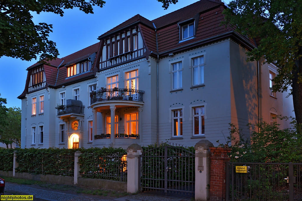 Berlin Lichterfelde Mietshaus erbaut 1908 von Fritz Gottlob. Schillerstrasse 17