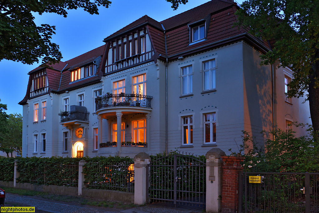 Berlin Lichterfelde Mietshaus erbaut 1908 von Fritz Gottlob. Schillerstrasse 17