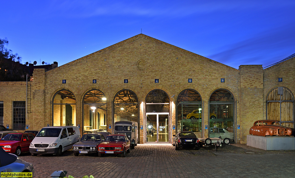 Berlin Moabit Classic Car Remise. Erbaut 1899-1901 von Joseph Fischer-Dick als Strassenbahndepot. Umbau 1924 von Jean Krämer. Wiebestrasse 37