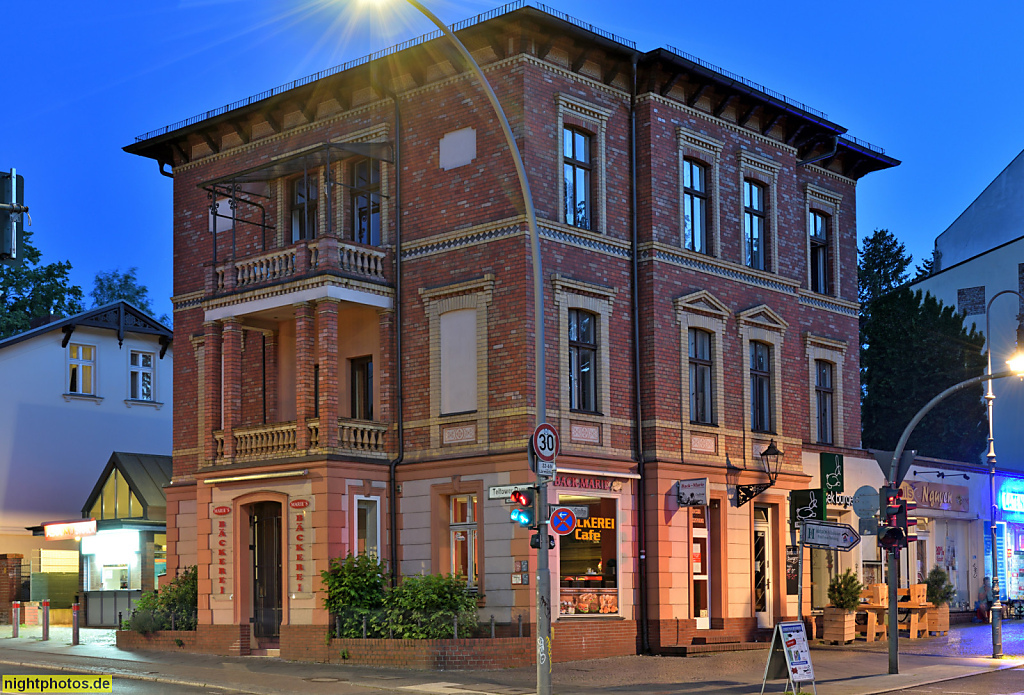 Berlin Zehlendorf Geschäftshaus erbaut 1883 von Fritz Schirmer als Postwechselstation in der Postkutschenzeit Teltower Damm 38
