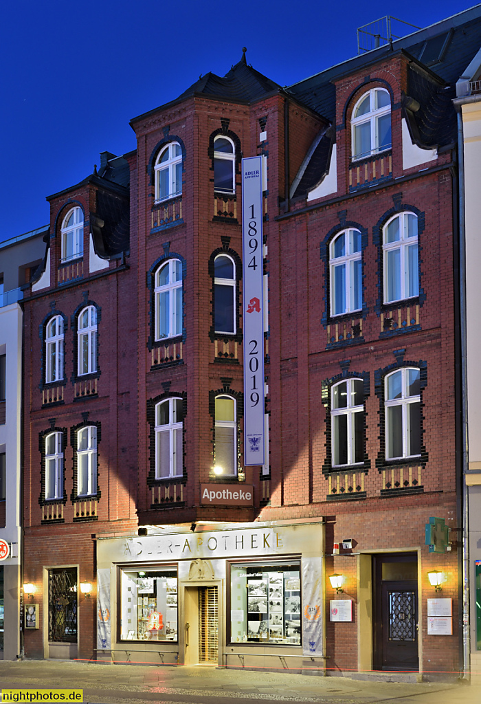 Berlin Zehlendorf Mietshaus und Apotheke erbaut 1894 von Maurermeister Adolph Henschinski für Apotheker E. Berthold am Teltower Damm