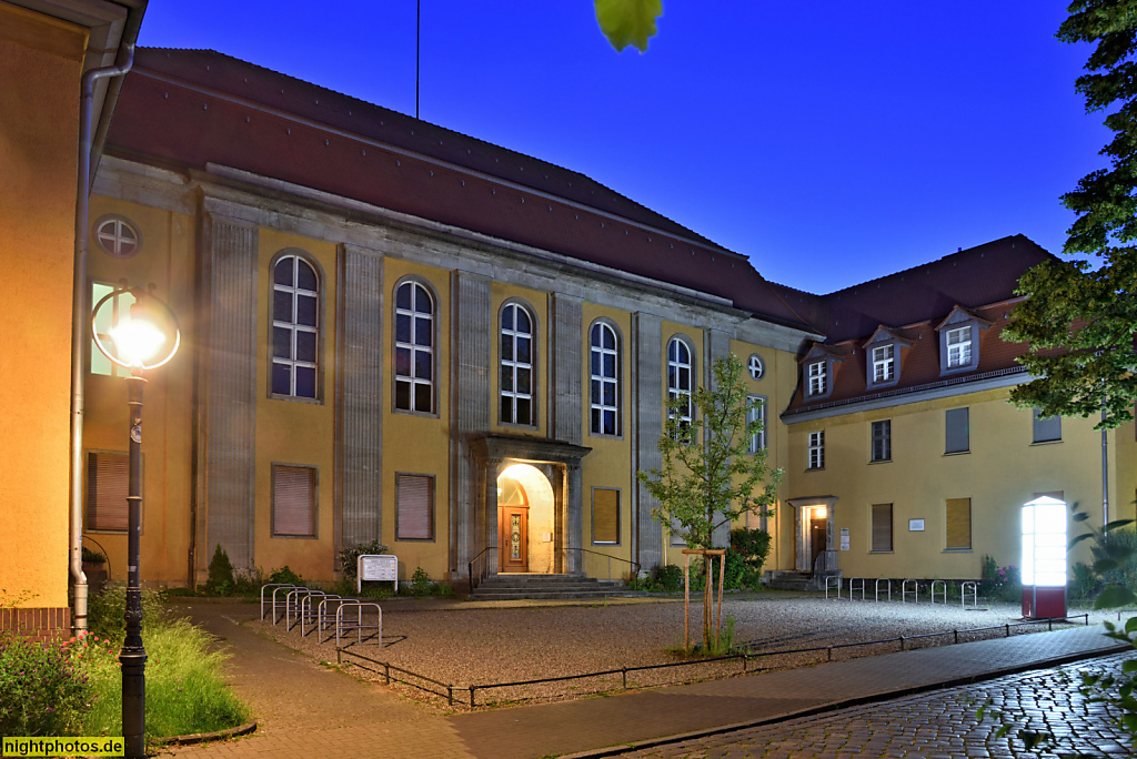 Berlin Zehlendorf Gemeindehaus der Evangelischen Pauluskirche erbaut 1929-1930 von Curt Steinberg am Teltower Damm 4-8