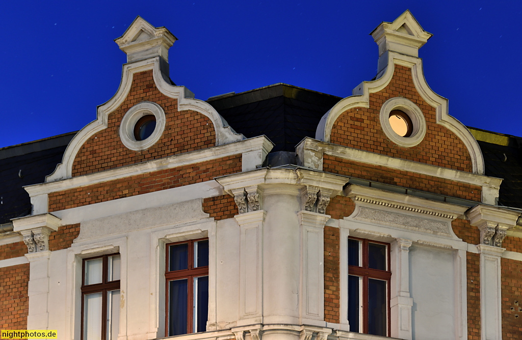 2020-06-02 12 Berlin Zehlendorf Miets- und Wohnhaus in der Onkel-Tom-Strasse Ecke Potsdamer Strasse erbaut 1891-1892 von Fritz Schirmer für Stellmachermeister Otto Dubrow