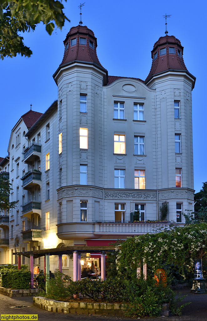 Berlin Wedding Karl-Schrader-Haus erbaut 1904-1906 von Kristeller und Sonnenthal für Berliner Baugenossenschaft GmbH als früher genossenschaftlicher Reformwohnungsbau