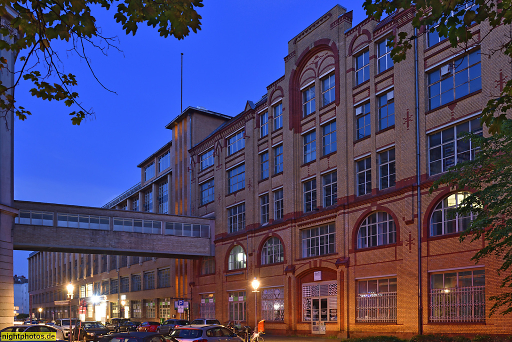 Berlin Wedding Osram Höfe mit Osram-Brüke erbaut von 1905-1910 von Hermann Enders. Gegründet 1890 als Siegmund Bergmann und Co AG. Oudenarder Strasse 14-16