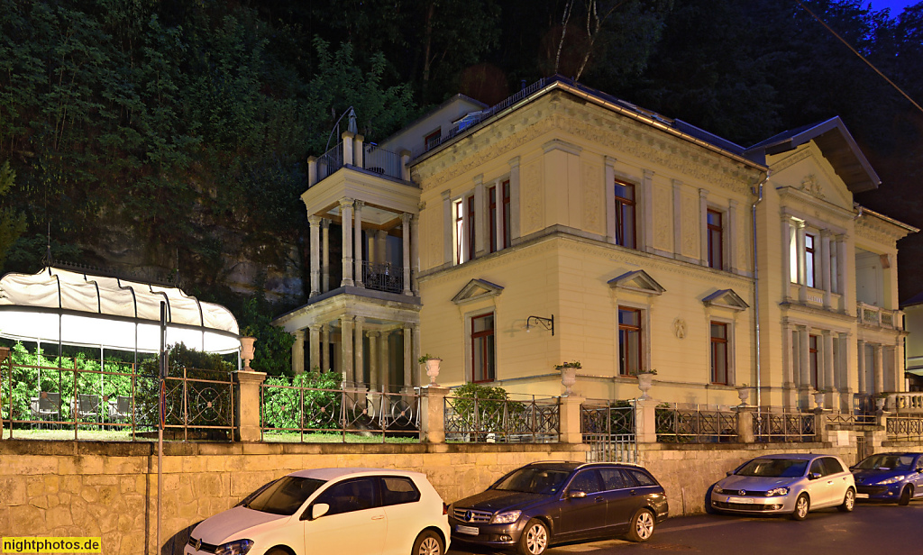 Bad Schandau. Villa Emma erbaut Ende 19. Jahrhundert Neorenaissancefassade mit Stuckornamentik und figuralem Schmuck. Kirnitzschtalstrasse 83