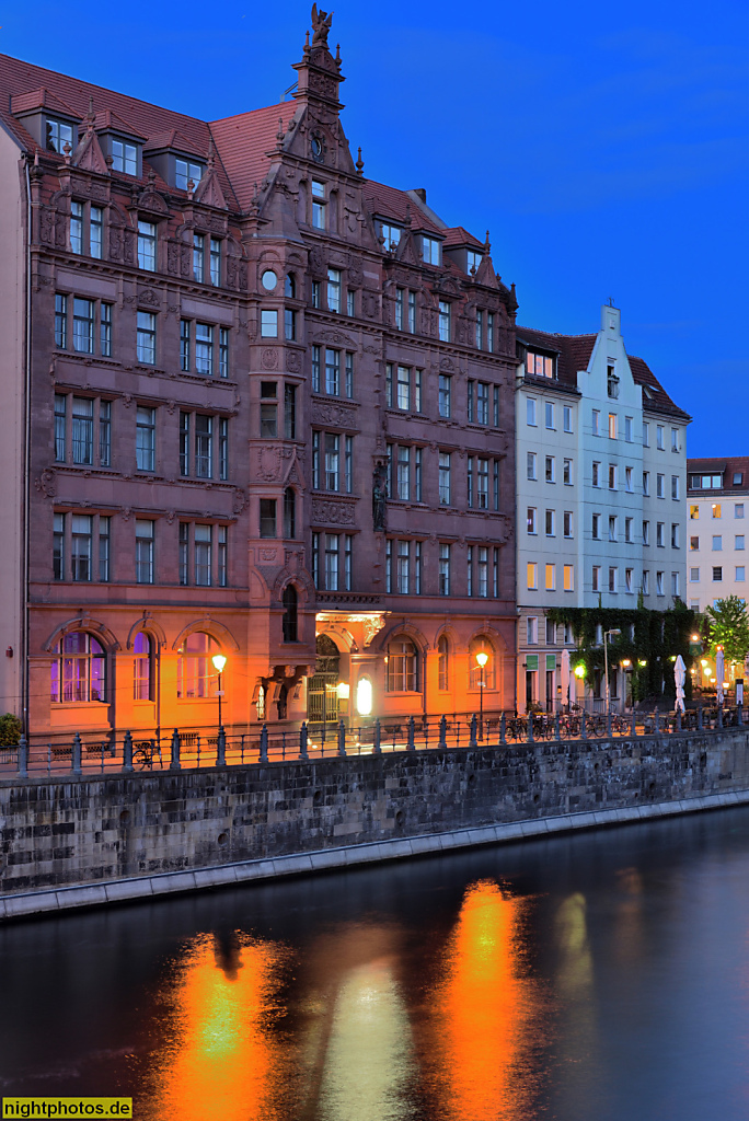 Berlin Mitte Kurfürstenhaus erbaut 1895-1896 von Carl Gause für Kaufmann Gustav Ebell mit Renaissancefassade im Nikolaiviertel am Spreeufer