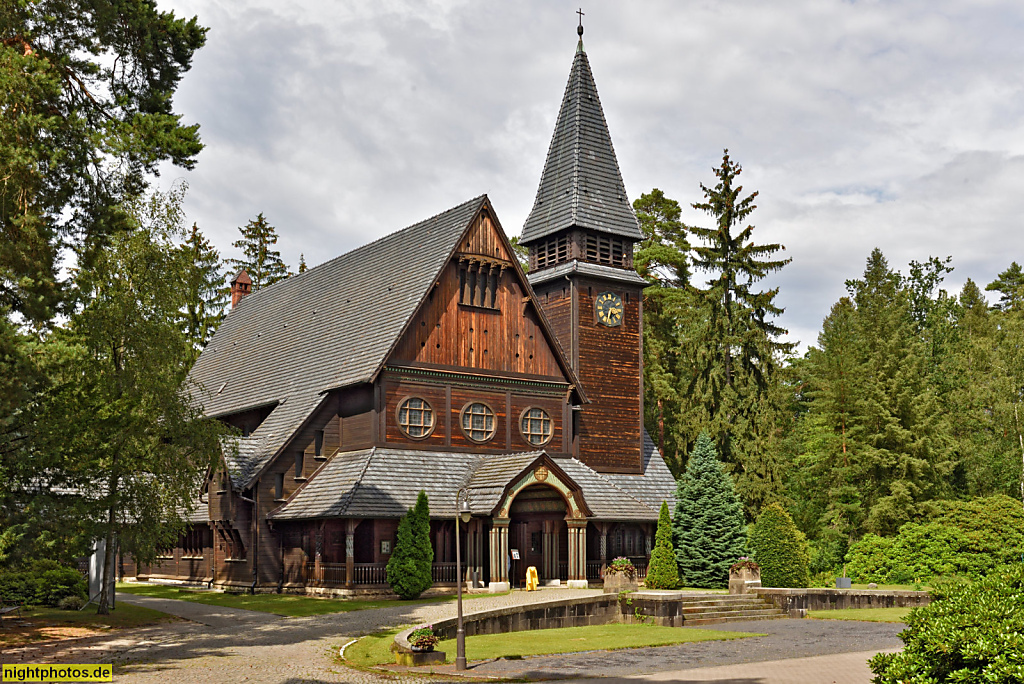 Stahnsdorf Friedhofskapelle erbaut 1908-1911 von Kirchenarchitekt Gustav Werner nach Vorbild norwegischer Stabkirchen
