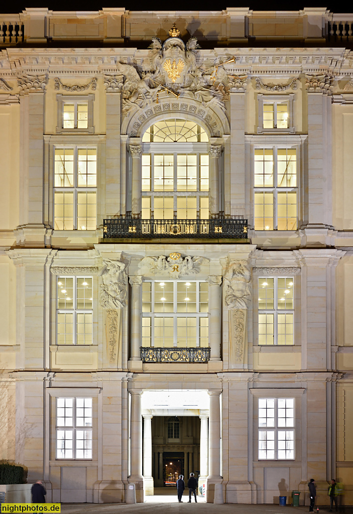 Berlin Mitte Humboldt Forum. Rekonstruktion von Architekt Franco Stella 2020. Erbaut als Berliner Schloss von Andreas Schlüter 1698-1713. Nordfassade mit Durchgang zum Eosanderhof