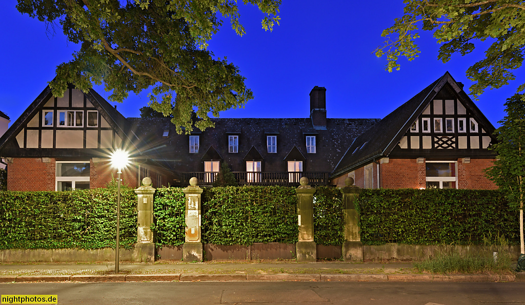 Berlin Grunewald Sozialstation Johannisches Sozialwerk. Erbaut 1896-1898 von Ernst von Ihne als Palais Mendelssohn Stallgebäude in der Bismarckallee 19a-21
