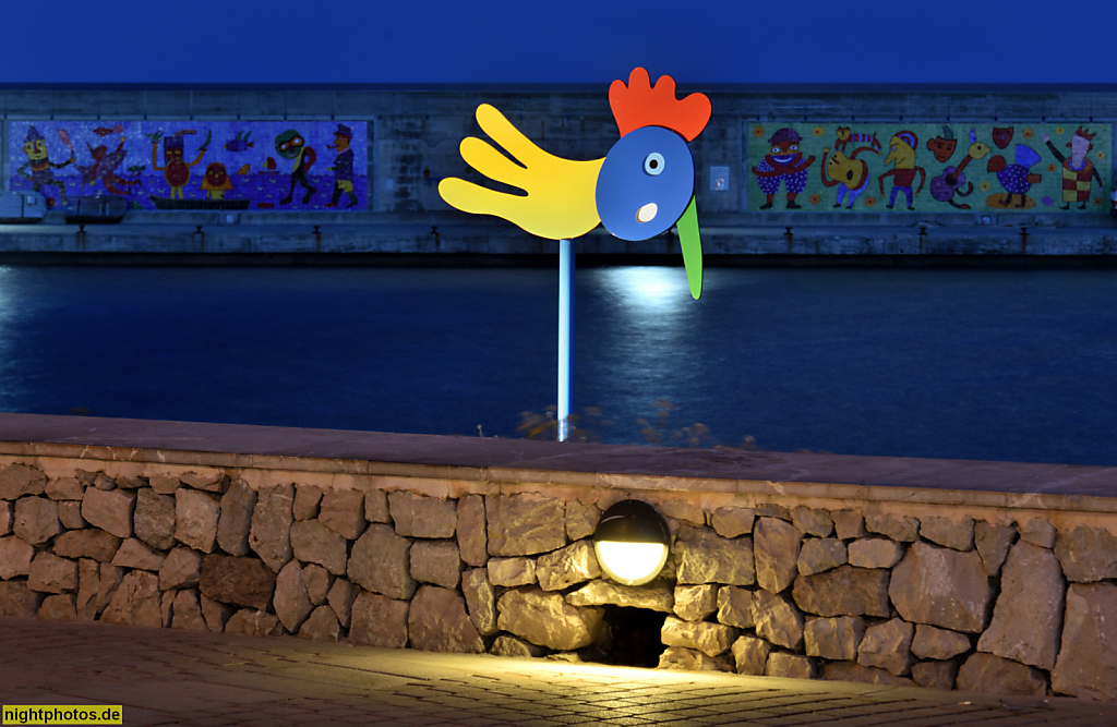 Mallorca Cala Ratjada Hafenpromenade Kunstwerk von Gustavo 2019. Wandbilder aus Keramik erschaffen 2014