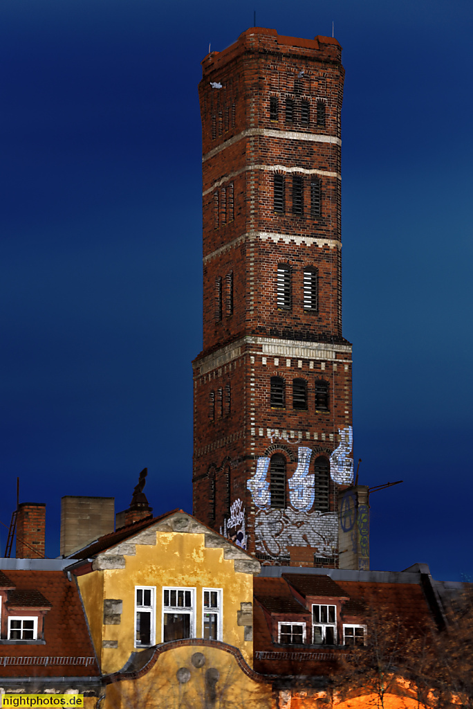 Berlin Rummelsburg Kaskelkiez Victoriastadt. Schrotkugelturm erbaut 1908 für Bleigiesserei Juhl und Söhne. Stillgelegt 1939. Nöldnerstrasse 15-16