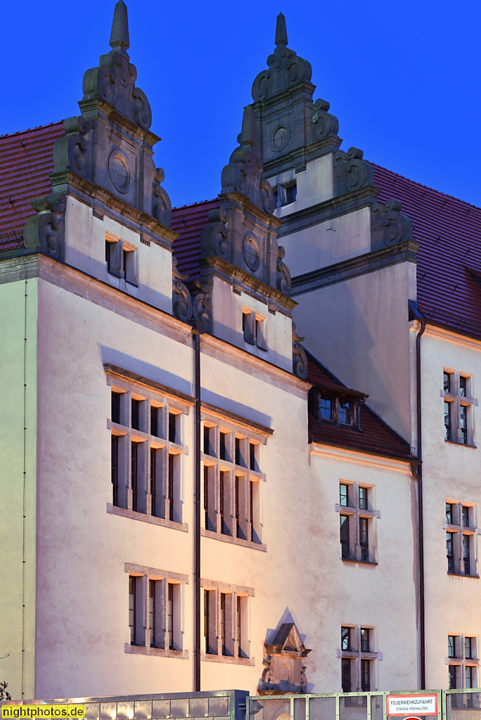 Berlin Rummelsburg Kaskelkiez Victoriastadt. Oberstufenzentrum Buerowirtschaft erbaut 1906-1907 als Jahn-Realprogymnasium von Arthur Müller und Conrad Stumm. Marktstrasse 2–3