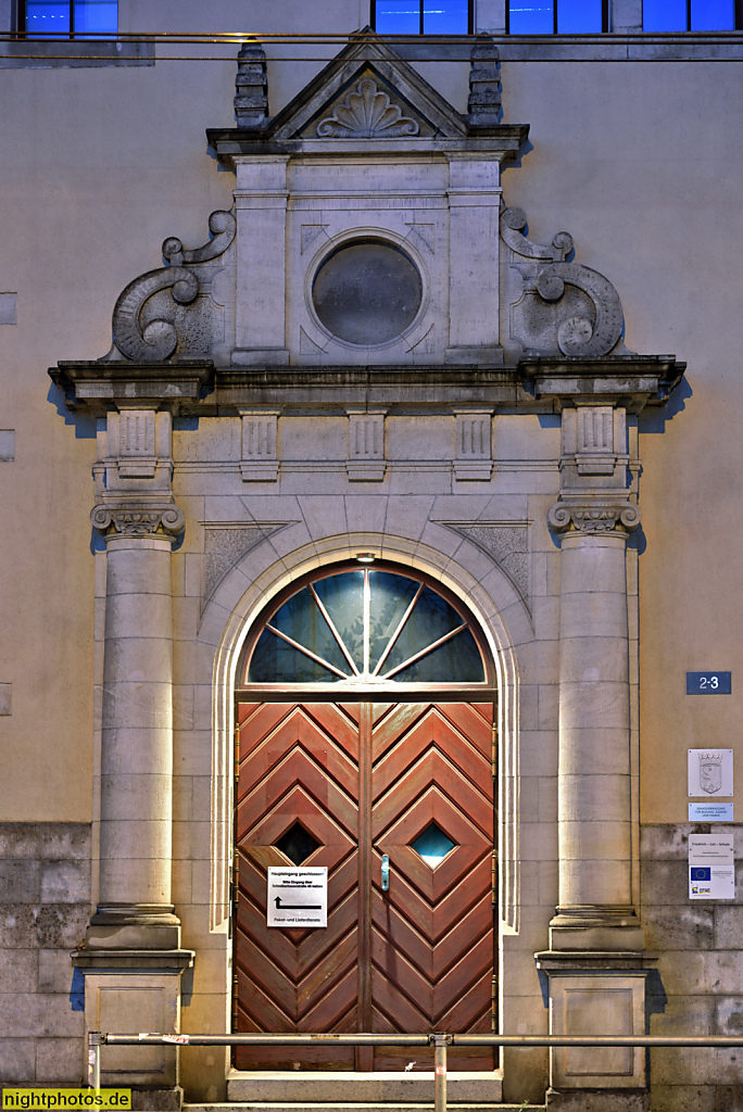 Berlin Rummelsburg Kaskelkiez Victoriastadt. Oberstufenzentrum Buerowirtschaft erbaut 1906-1907 als Jahn-Realprogymnasium von Arthur Müller und Conrad Stumm. Marktstrasse 2–3