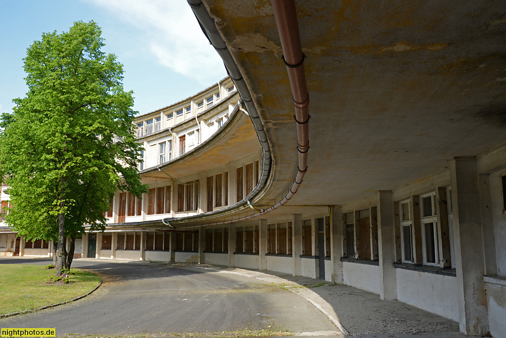 Olympisches Dorf Berlin in Elstal (Gemeinde Wustermark) für die Olympiade erbaut 1934-1936 von Werner und Walter March. Küchengebäude Lieferseite