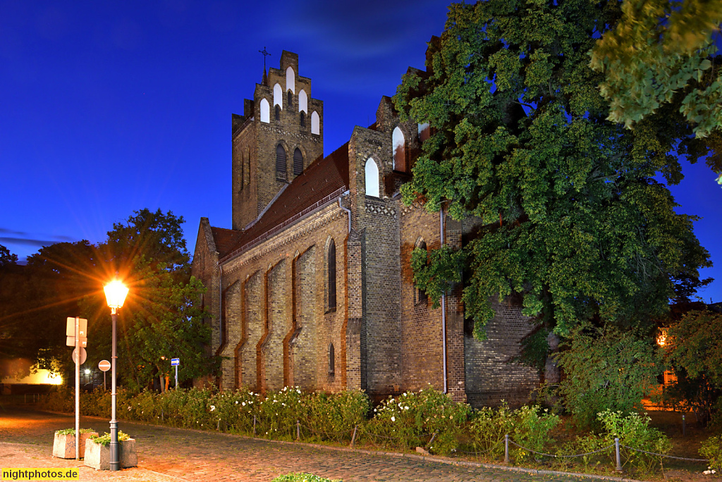 Berlin Marzahn. Dorfkirche Alt-Marzahn erbaut 1870-1871 von Friedrich August Stüler und Adolf Brückner als neugotische Backsteinkirche