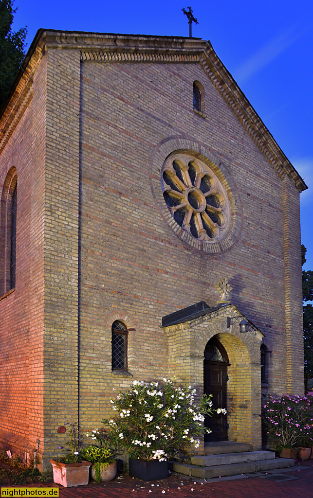 Berlin Wannsee Kirche am Stölpchensee erbaut 1858-1859 von Friedrich August Stüler für König Friedrich Wilhelm IV.