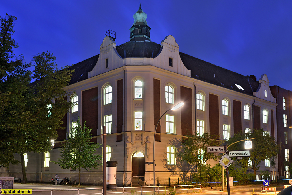 Berlin Reinickendorf Reginhard-Grundschule erbaut 1882 von Architekt Reinholf Reppin als 3. Gemeindeschule. Umbau 1905