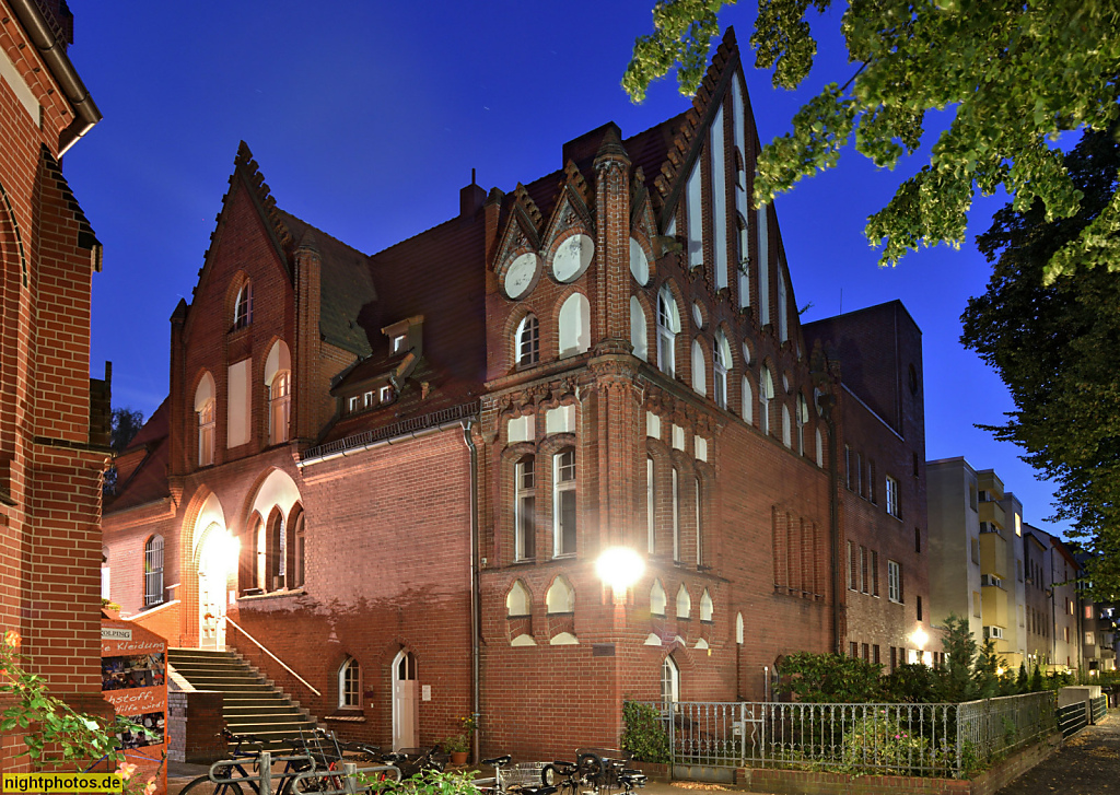 Berlin Tegel Pfarrhaus der Herz-Jesu-Kirche am Brunowplatz erbaut 1912-1913 von J. Welz in Backsteingotik