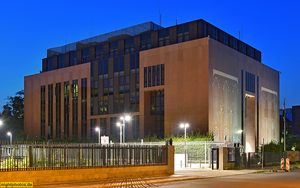 Berlin Mitte Tiergarten Botschaft der arabischen Republik Ägypten erbaut 1999-2001 vom Büro Kendel Architekten nach Entwurf von Samir Rabie aus Kairo. Stauffenbergstrasse 6-7