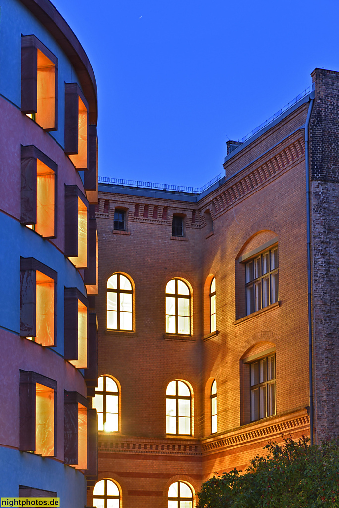 Berlin Mitte Tiergarten. WZB Wissenschaftszentrum Berlin für Sozialforschung. Neubau Hitzigallee erbaut 1979-1988 vom Architekten James Stirling im Stil Postmoderner Architektur