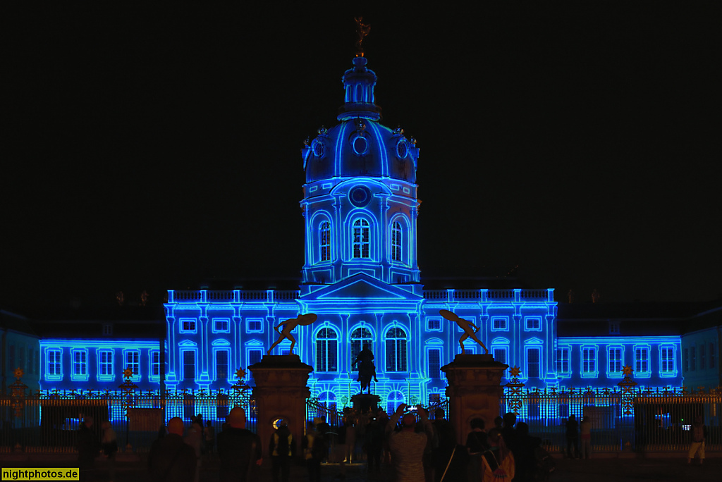 Berlin Schloss Charlottenburg Ursprungsbau 1699 von Johann Arnold Nering. Heutiges Aussehen durch Erweiterungen von Langhans und Knobelsdorff. Festival of Lights 2020