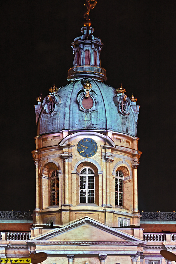 Berlin Schloss Charlottenburg Ursprungsbau 1699 von Johann Arnold Nering. Heutiges Aussehen durch Erweiterungen von Langhans und Knobelsdorff. Festival of Lights 2020