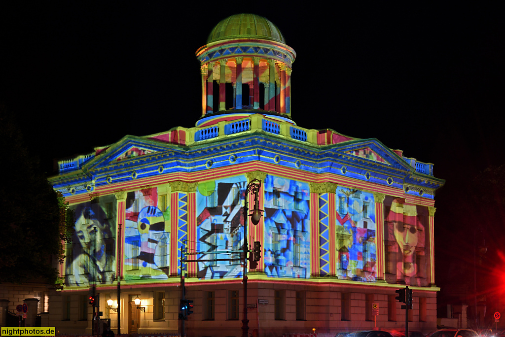 Berlin Charlottenburg Museum Berggruen erbaut 1851-1859 als Gardekaserne des Regiments 'Garde du Corps' von Architekt Friedrich August Stüler. Festival Of Lights 2020