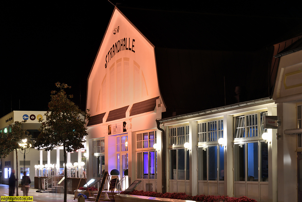 Grömitz Strandhalle an der Strandpromenade