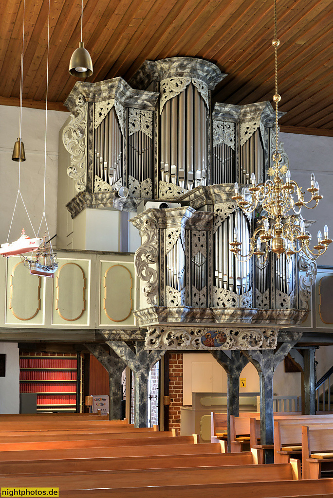 Grömitz Kirche St. Nikolai erbaut im 13. Jahrhundert. Orgel von Orgelbauer Bünting 1742. Erneuert 1994 von Orgelbau Bruno Christensen
