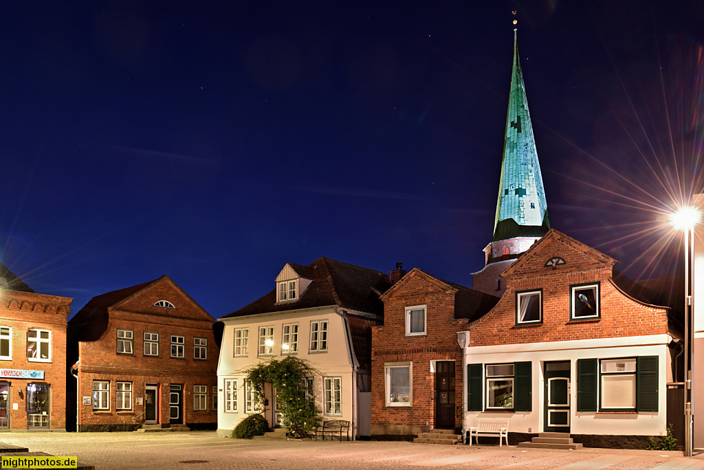 Travemünde Altstadt Giebelhäuser erbaut um 1800 in der Vorderreihe 1-3