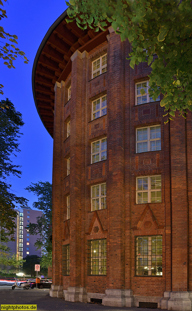 Berlin Kreuzberg Senat für Arbeit Integration und Soziales erbaut als Reichsschuldenverwaltung 1919-1924 von German Bestelmeyer in expressionistischer Architektur