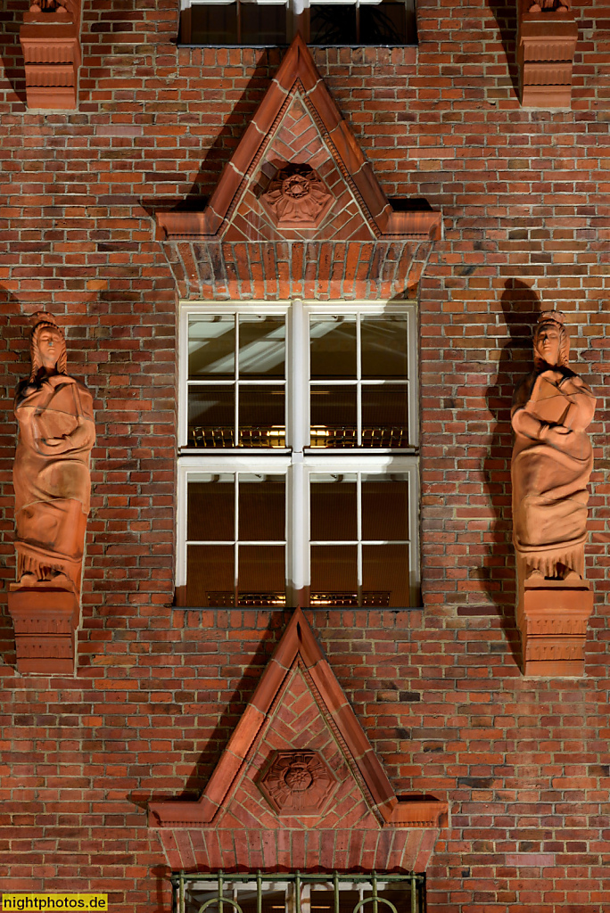 Berlin Kreuzberg Senat für Arbeit Integration und Soziales erbaut als Reichsschuldenverwaltung 1919-1924 von German Bestelmeyer in expressionistischer Architektur