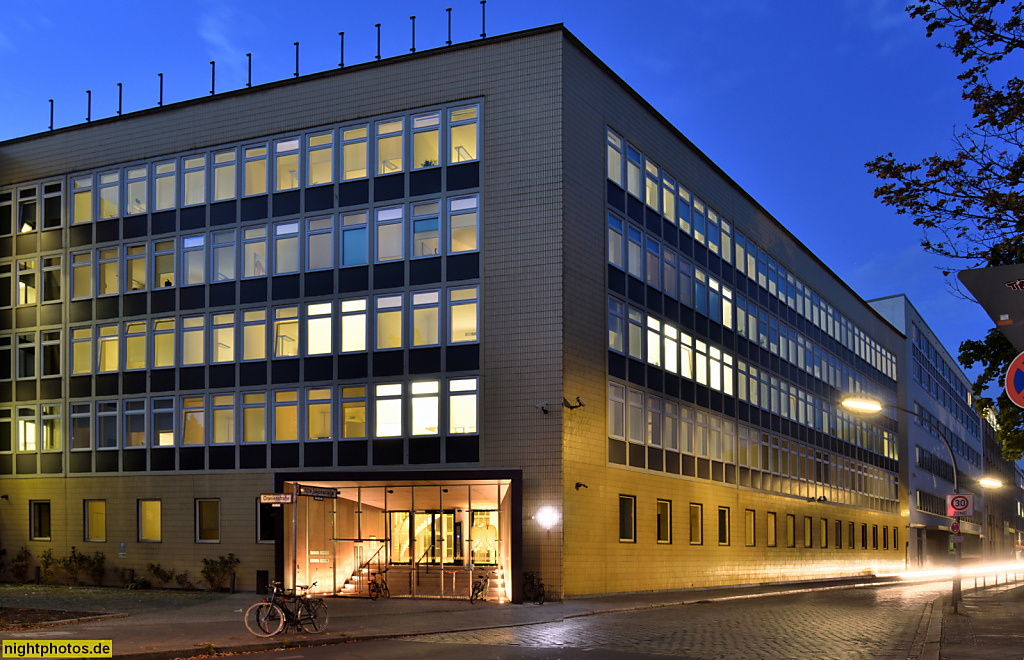 Berlin Kreuzberg Bundesdruckerei gegründet 1879 als Reichsdruckerei. Neuaufbau 1956-1958 von Architekt Prosper Lemoine und stilgleiche Erweiterung 1974