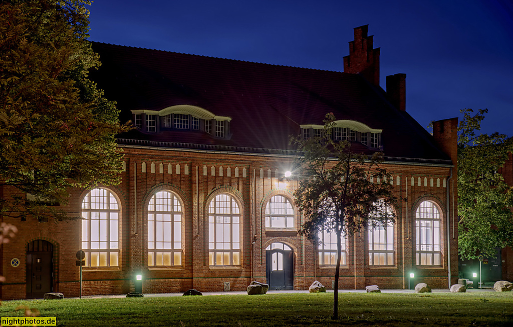 Berlin Borsigwalde Landesarchiv und Gewerbegebiet am Eichborndamm. Erbaut 1906-1907 von Alfred Kühn als Deutsche Waffen- und Munitionsfabriken (DWM)