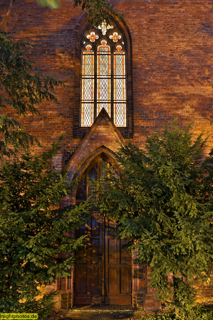 Berlin Pankow Alte Pfarrkirche „Zu den Vier Evangelisten“ erbaut als Dorfkirche im 15 Jhdt. Neugotisch erweitert von Friedrich August Stüler 1857-1859