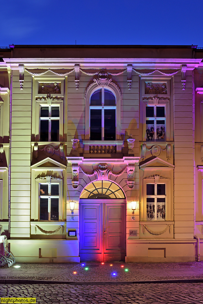 otsdam Bürgerliches Wohnhaus im Barockstil erbaut 1777 von Georg Christian Unger in der Wilhelm-Staab-Strasse. Zugang zum Nikolaisaal