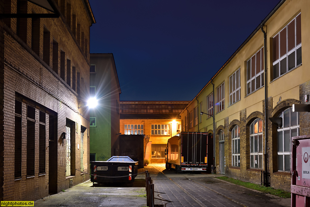 Berlin Oberschöneweide. Industriegebäude erbaut 1898 von Paul Tropp als Deutsche Niles-Werkzeugmaschinenfabrik. 1921-1945 1990-1996 AEG-Transformatorenfabrik