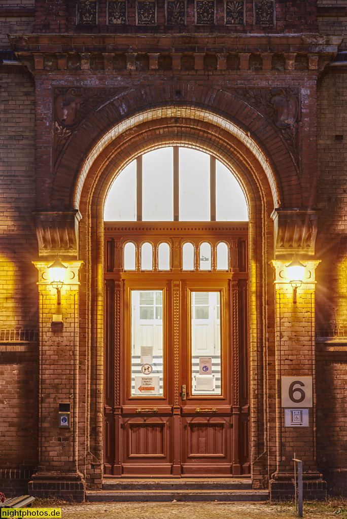 Berlin Prenzlauer Berg Bezirksamt mit Bürgeramt. Erbaut 1886-1889 von Hermann Blankenstein als Städtisches Hospital und Siechenhaus. Fröbelstrasse 17 Haus 6