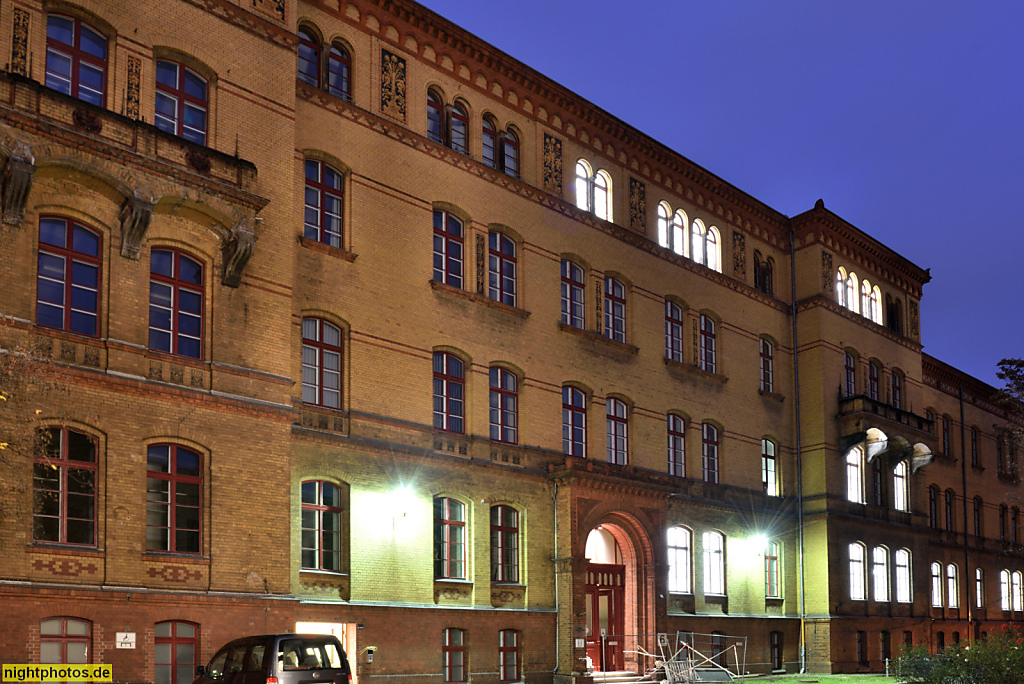 Berlin Prenzlauer Berg Bezirksamt mit Bürgeramt. Erbaut 1886-1889 von Hermann Blankenstein als Städtisches Hospital und Siechenhaus. Fröbelstrasse 17 Haus 6