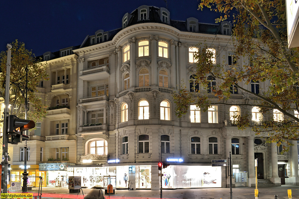 Berlin Charlottenburg Mietshaus erbaut 1897-1898 von Maurermeister Otto Schnock. Kiosk erbaut um 1910. Mit Säulenportikus. Kurfürstendamm 213