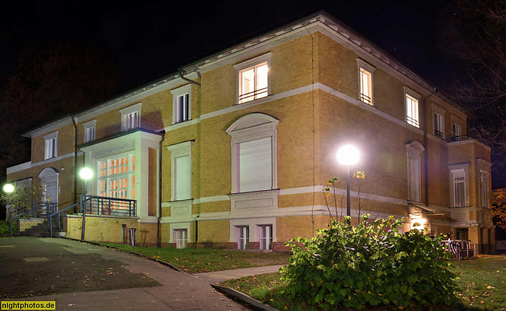 Berlin Zehlendorf. Geschäftsstelle der Leo-Borchard-Musikschule. Martin-Buber-Strasse 21