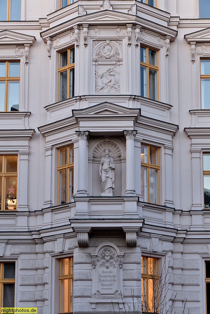Berlin Prenzlauer Berg. Mietshaus Altbau erbaut 1876. Strassburger Strasse 11