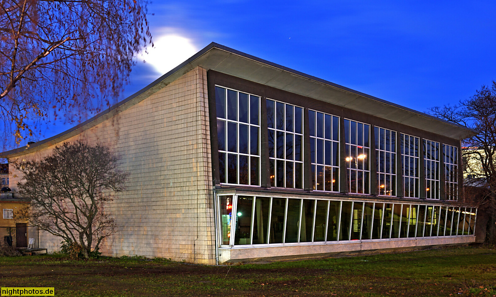 Berlin Wilmersdorf Stadtbad. Erbaut 1959-1960 vom Hochbauamt Wilmersdorf in der Mecklenburgische Strasse 80