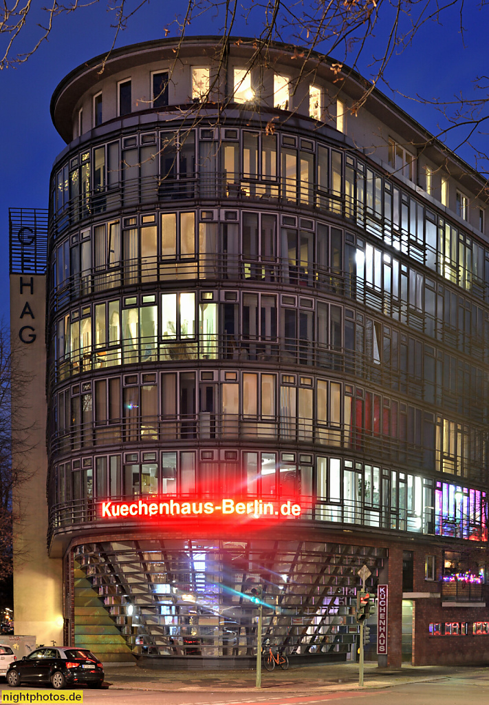 Berlin Wilmersdorf. Küchenhaus Berlin. Wohn- und Geschäftshaus der GEHAG erbaut 2004-2005 von Petersen Bernardy Architekten. Mecklenburgische Strasse 16-19