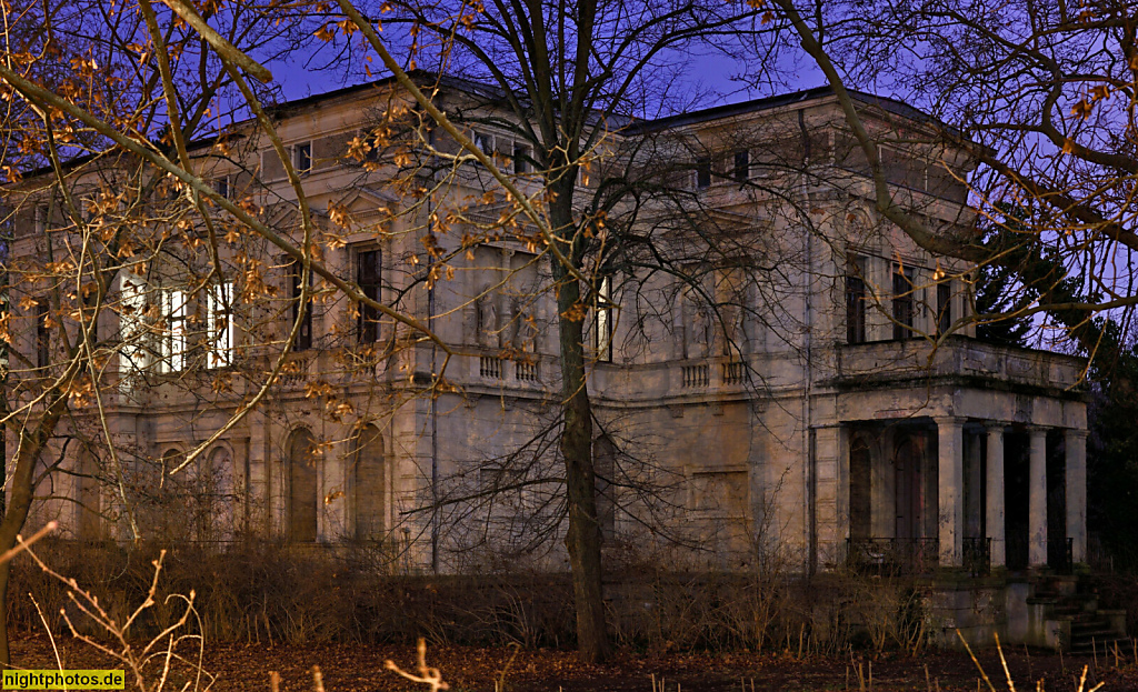 Berlin Friedrichshagen Kolonie Hirschgarten. Villa Miether erbaut 1874 von Eduard Titz für Bankier Carl Miether. Villengarten ist Gartendenkmal. Müggelseedamm 10