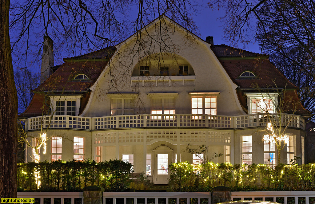 Berlin Grunewald. Landhaus Bernhard erbaut 1905-1906 von Hermann Muthesius für den Tiefbauingenieur Eduard Bernhard in der Winkler Strasse 11