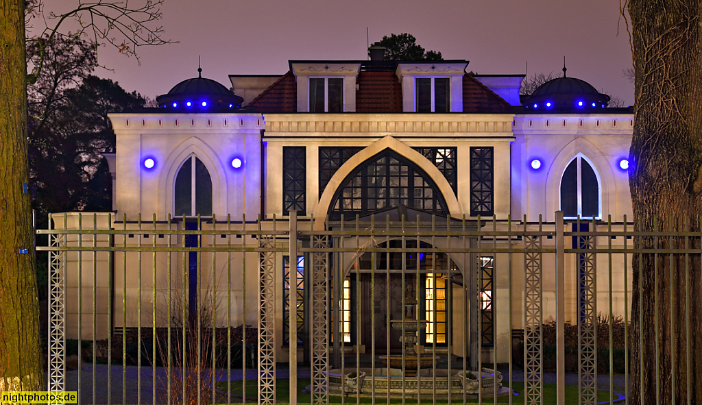 Berlin Grunewald. Residenz des Botschafters der Vereinigten Arabischen Emirate im neo-arabischen Stil. Winkler Strasse 20