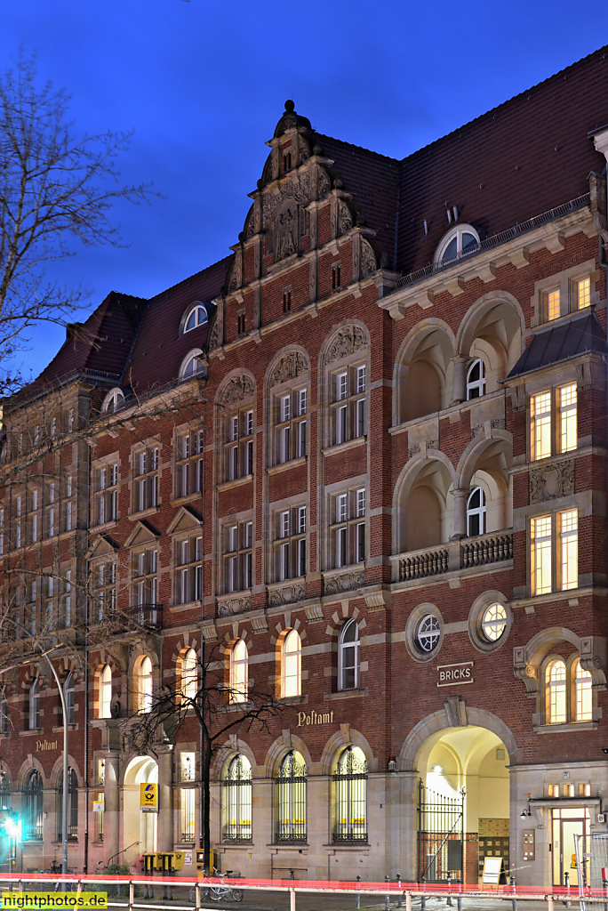 Berlin Schöneberg. 'Bricks' Stadtquartier. Erbaut ab 1901 von Otto Spalding Wilhelm Tuckermann Louis Ratzeburg als Postamt. Renaissancegiebel. Sanierung 2020 von Graft Architekten. Hauptstrasse 27-28