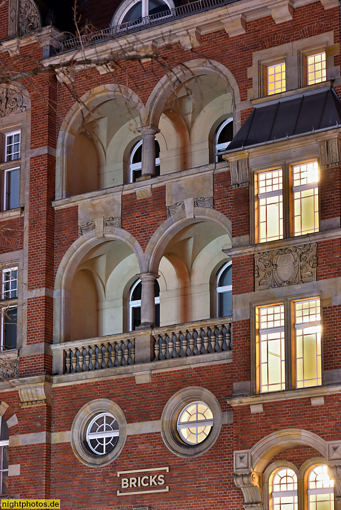 Berlin Schöneberg. 'Bricks' Stadtquartier. Erbaut ab 1901 von Otto Spalding Wilhelm Tuckermann Louis Ratzeburg als Postamt. Renaissancegiebel. Sanierung 2020 von Graft Architekten. Hauptstrasse 27-28